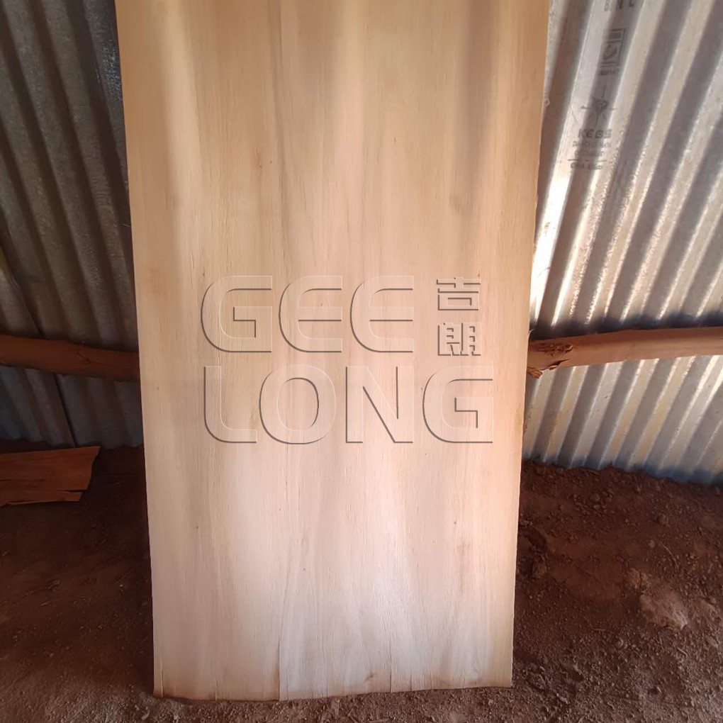 Africa Eucalyptus Veneer 1.7mm, 1.8mm, 2.2mm Grade A for sell