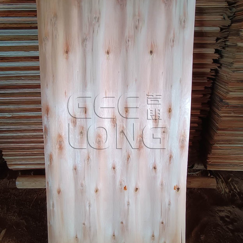 Africa Eucalyptus Veneer 1.7mm, 1.8mm, 2.2mm Grade B for sell