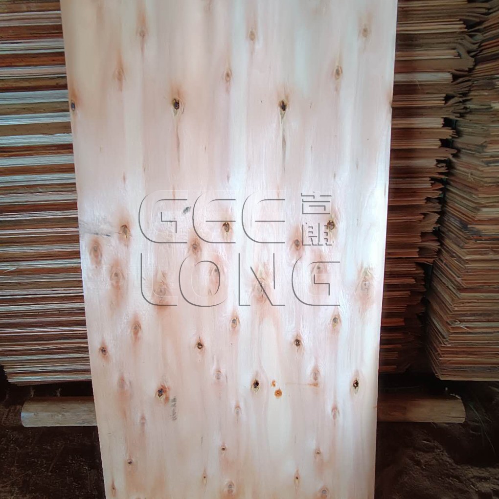 Africa Eucalyptus Veneer 1.7mm, 1.8mm, 2.2mm Grade B for sell