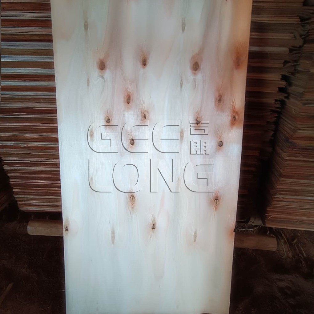 Africa Eucalyptus Veneer 1.7mm, 1.8mm, 2.2mm Grade B for sell